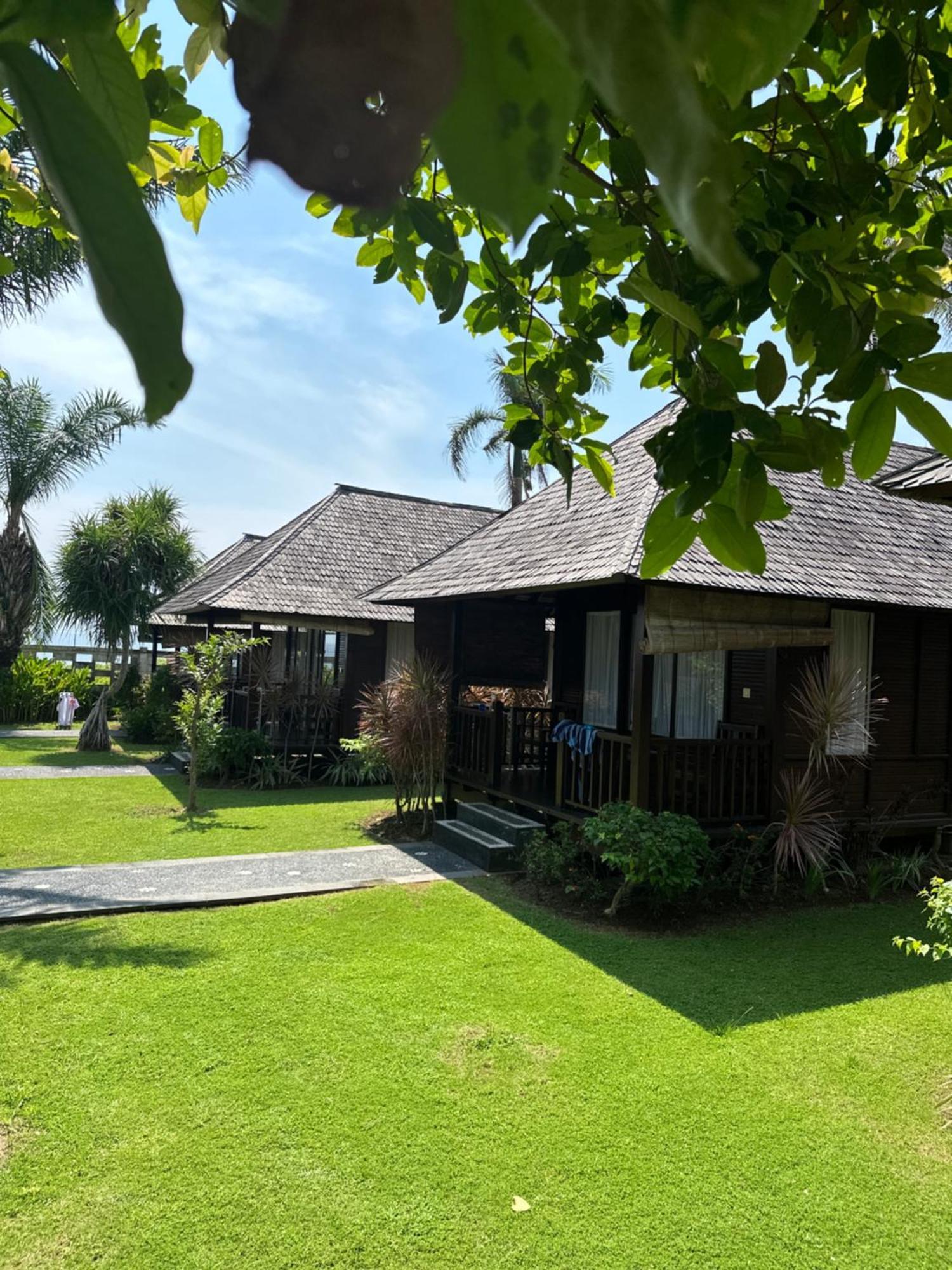 Balangan Surf Resort Jimbaran  Exterior photo